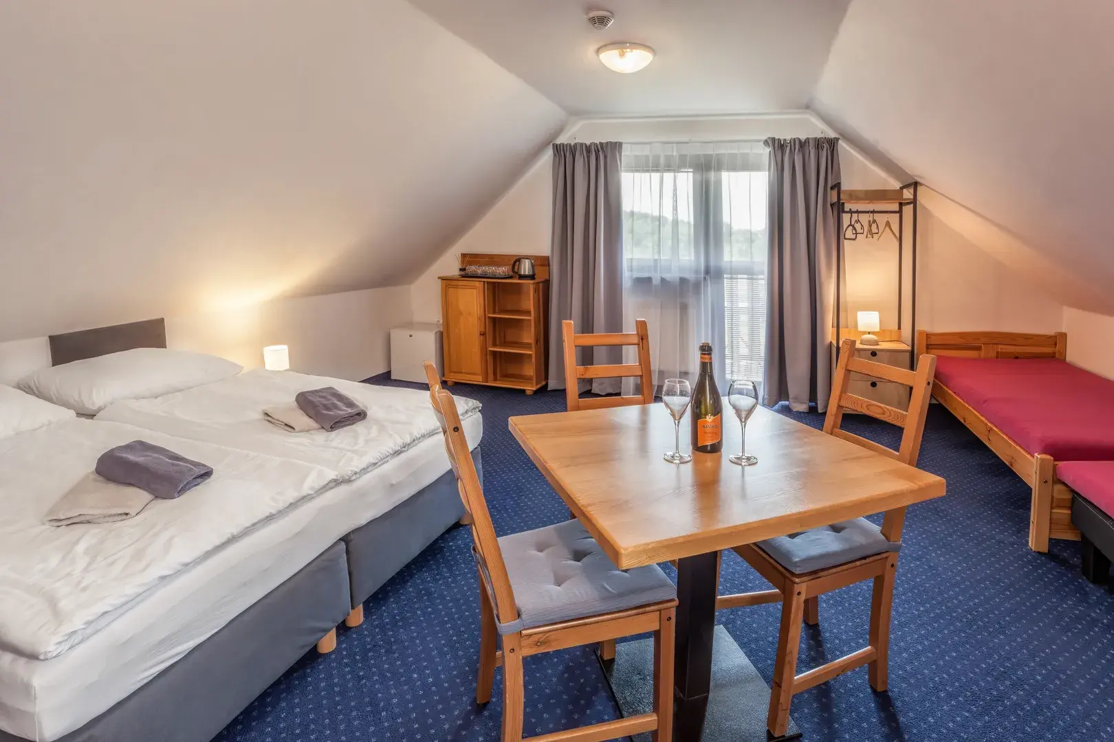 Třílůžkový modrý 2